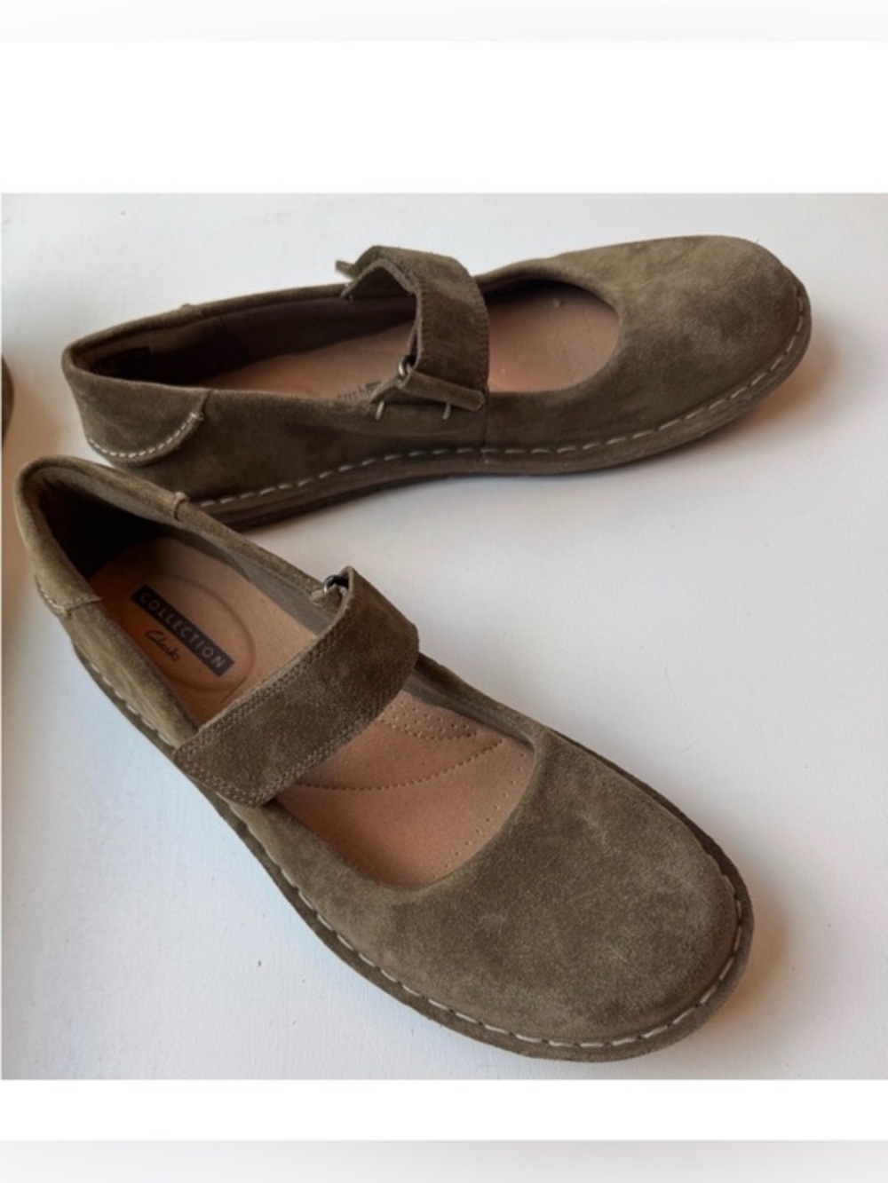 NWOT Clark’s Collection Tamitha Aster Suede Mary Jane flats Olive Green 9.5